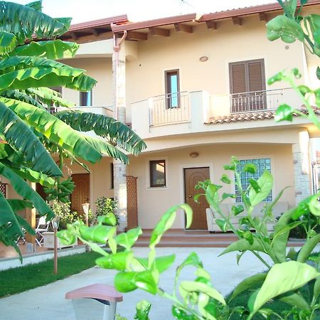 Guest House Mare E Luna Fiumefreddo Bruzio Eksteriør bilde
